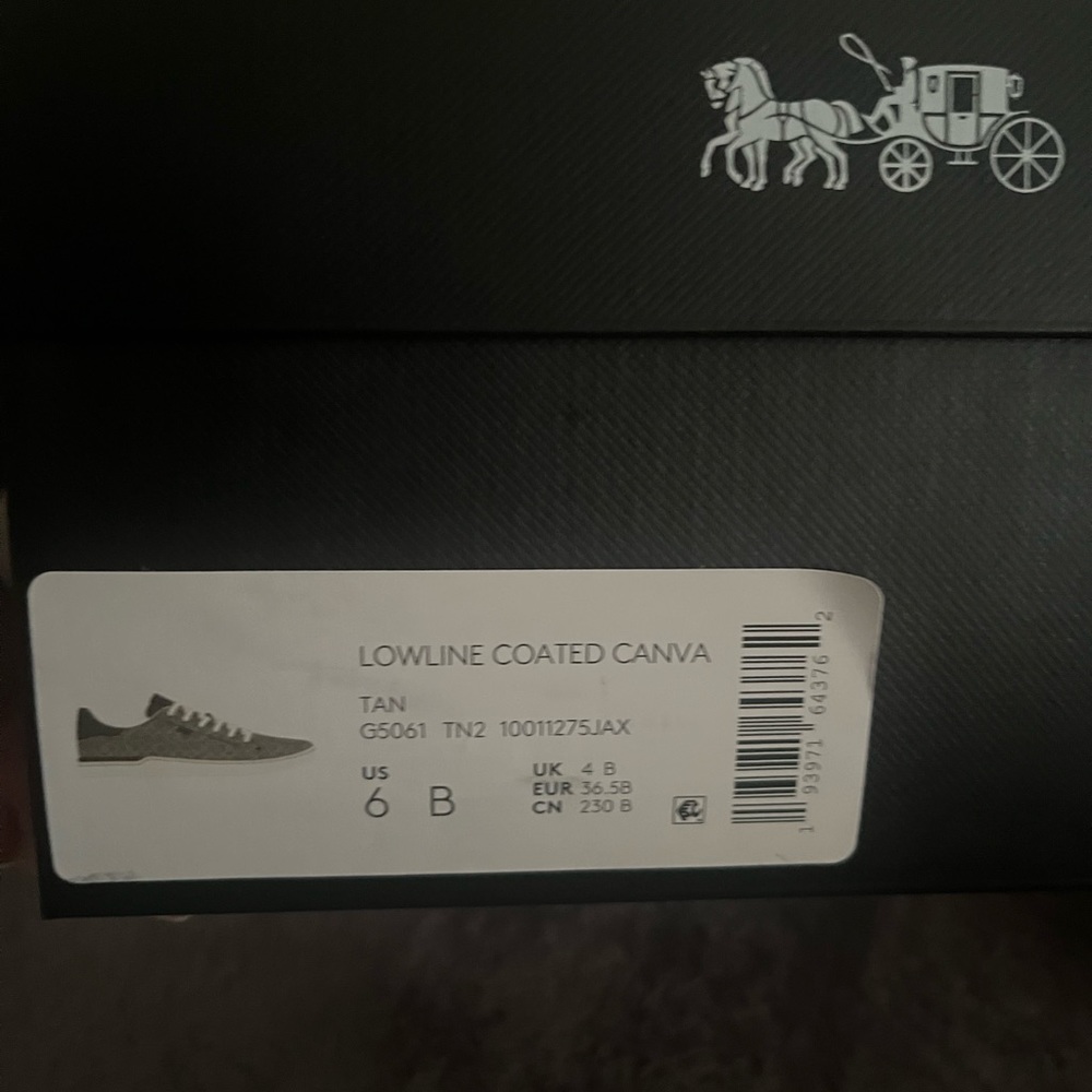 coach shoes size 6 brand new never worn.